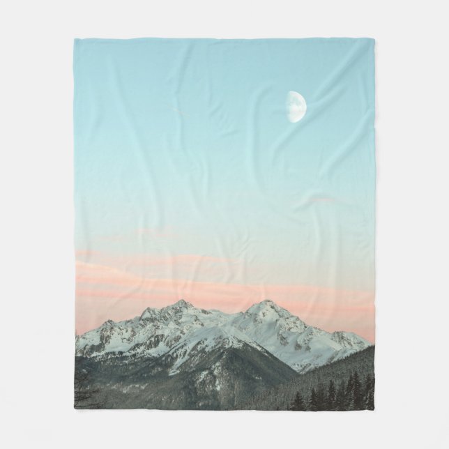 BIRD'S EYE VIEW OF MOUNTAIN PEAKS UNDER BLUE SKY FLEECEDECKE (Vorderseite)