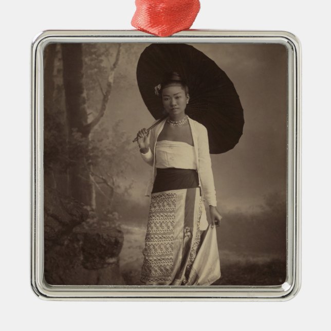 Birmanische Dame Silbernes Ornament (Vorne)