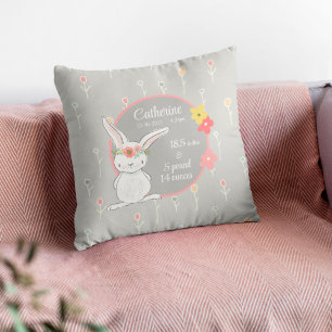 Birth Stats Pillow mit wenig Bunny Kissen