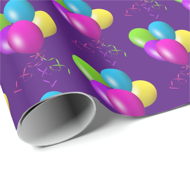 Birthday Balloons auf lila Geschenkpapier (Rolleneckpunkt)