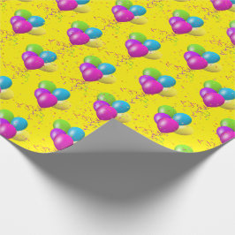 Birthday Balloons mit Konfetti auf gelb Geschenkpapier