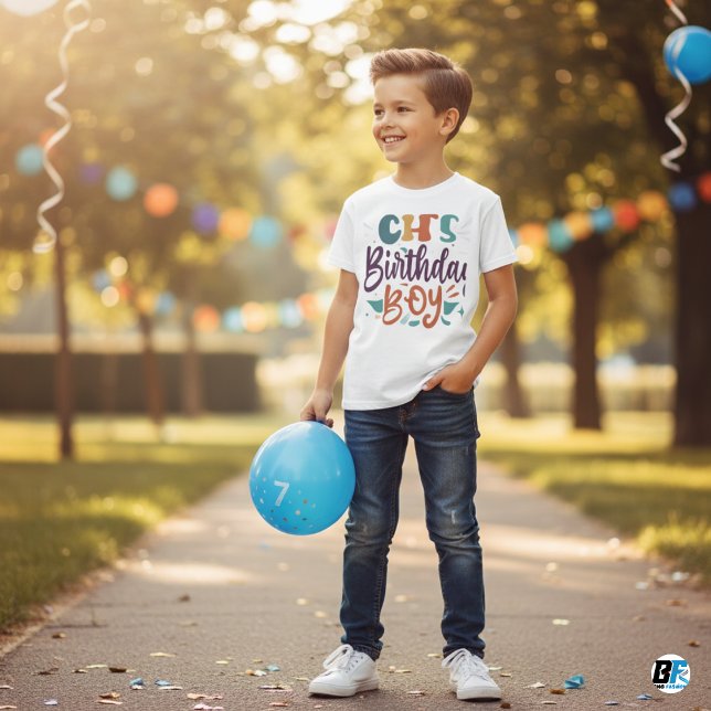 Birthday Boy Multicolor Text Design T-Shirt (Von Creator hochgeladen)