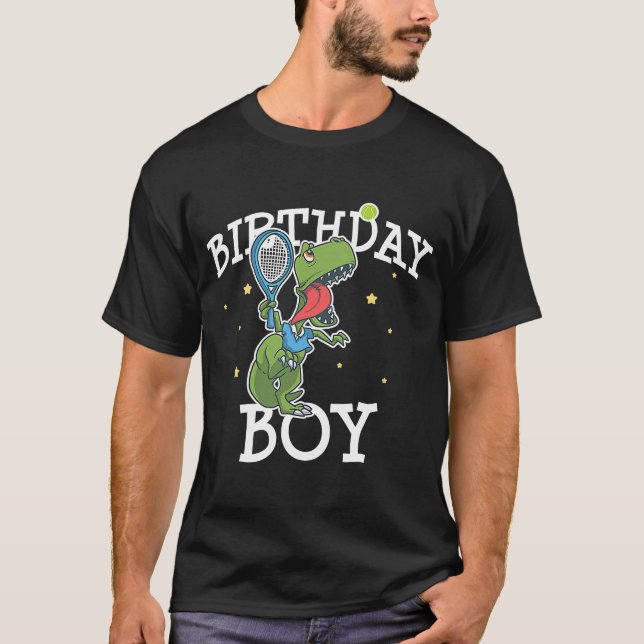Birthday Boy Niedlich Dinosaur Animal Tennis Playe T-Shirt (Vorderseite)