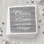 Birthday Cheers Rustic Wood Elegant Gray White Serviette<br><div class="desc">Fügen Sie eine elegante personalisierte Touch zu den Geburtstagspartideen mit diesen stilvollen Imitaten graue Holzservietten. Design bietet moderne Skriptkalligraphie bearbeitbare "Cheers to 30 Years" auf einem rustikalen grauen Holz-Hintergrund. Diese Vorlage ist für eine 30. Geburtstagsfeier Set, aber es ist einfach, um ein anderes Jahr oder Alter. Alles Gute zum Geburtstag!...</div>