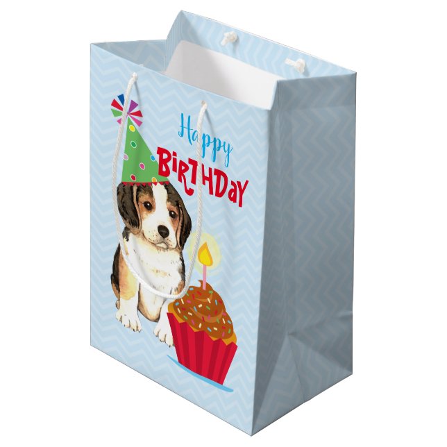 Birthday Cupcake Beagle Mittlere Geschenktüte (Vorderseite Schrägansicht)