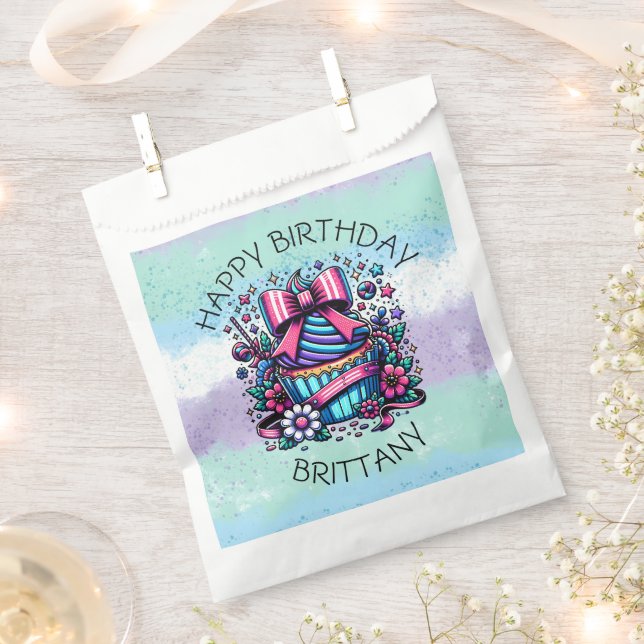 Birthday Cupcake Whimsical Personalisiert Geschenktütchen (Ausgeschnitten)
