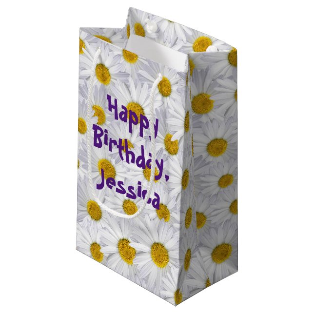 Birthday Daisies Kleine Geschenktüte (Vorderseite Schrägansicht)
