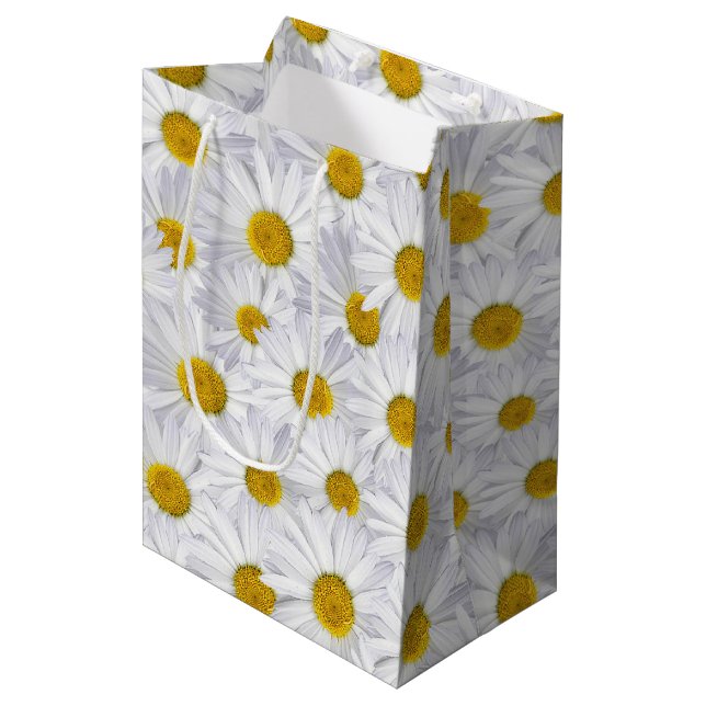Birthday Daisies Mittlere Geschenktüte (Vorderseite Schrägansicht)