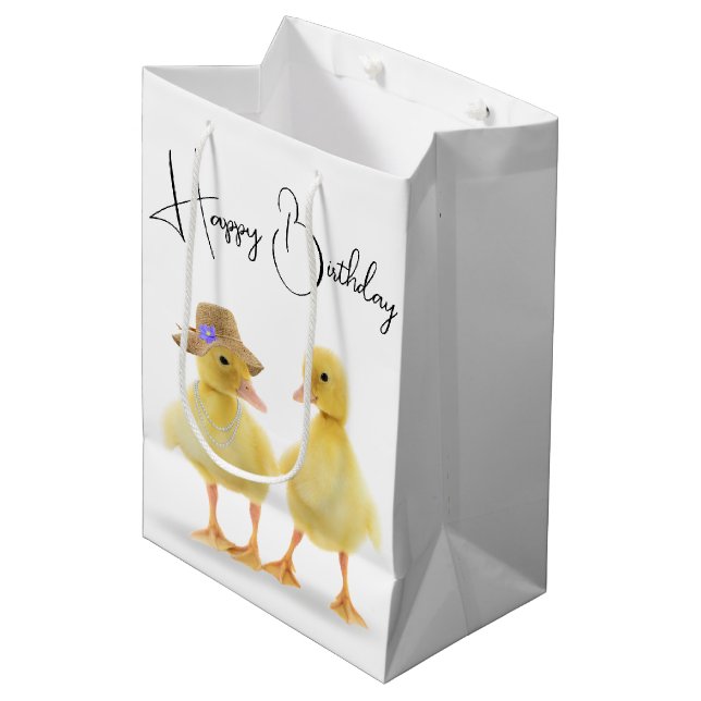 Birthday Duckling Couple Mittlere Geschenktüte (Vorderseite Schrägansicht)