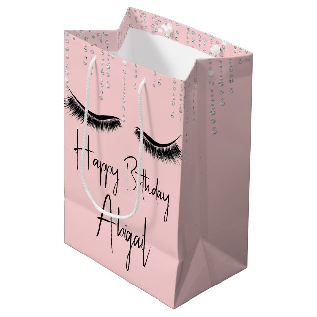 Birthday Eyelashes mit Bling on Pink Mittlere Geschenktüte (Vorderseite Schrägansicht)
