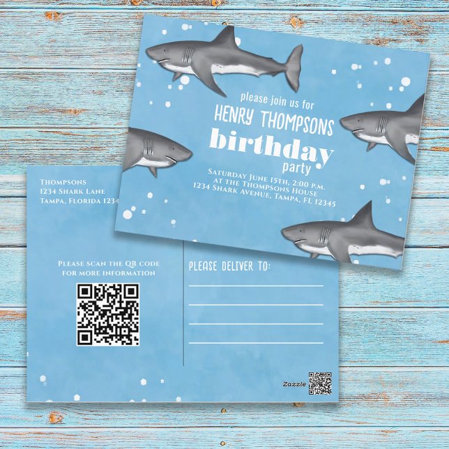 Birthday Fun Whimsical Sharks Ocean QR Code Postkarte (Von Creator hochgeladen)