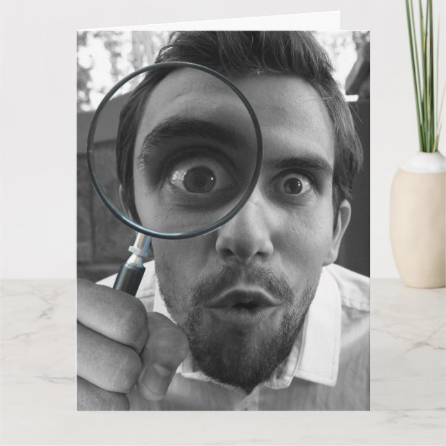 BIRTHDAY FUNNY SIE SEHEN GUT MAGNIFYING GLASS CARD KARTE (Vorderseite)