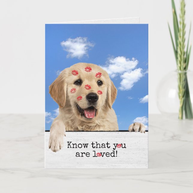 Birthday Golden Retriever mit Lipstick Kisses Karte (Vorderseite)