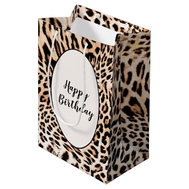Birthday Leopard Fur Print Mittlere Geschenktüte (Vorderseite Schrägansicht)