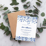 Birthday Marine blau weißen Konfetti Einladung<br><div class="desc">Modernes,  elegantes und einladendes Hotel. Weiß mit blauen Konfetti dekoriert. Personalisieren und fügen Sie einen Namen und Details. Blauer Text. 1 Blatt = 1 Einladung mit Druckkante bis Kante.</div>