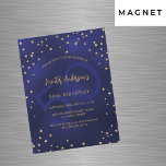 Birthday Marine blaue goldene Sterne Party Nummer  Magneteinladung<br><div class="desc">Eine glamouröse Geburtstagsfeier für ihn und sie. Ein marineblau mit goldenen Sternen dekorierter Hintergrund mit Imitaten. Die blaue Farbe ist ungleichmäßig. Personalisieren und fügen Sie einen Namen und Party-Details hinzu. Golden farbiger Text. Eine große Alterszahl als Wasserzeichen.</div>