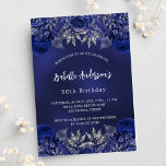 Birthday navin blauen Blumen elegant Einladungspostkarte<br><div class="desc">Ein marineblauer Hintergrund mit blauen Rose und Blume. Die blaue Farbe ist ungleichmäßig. Personalisieren und fügen Sie einen Namen und Party-Details hinzu. Zurück: Marineblau und Imitate silberne Glitzern.</div>