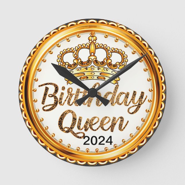 Birthday Queen Gold Crown Party 2024 Girls Bday Runde Wanduhr (Vorderseite)
