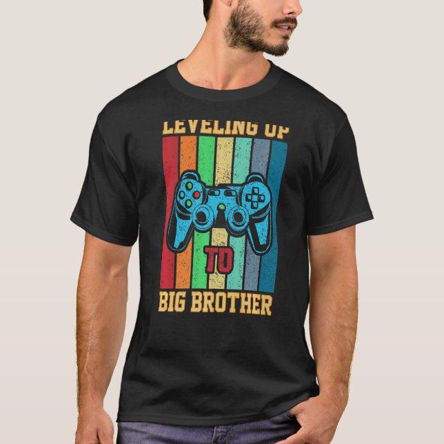 Bis zum Big Brother 2022 spielen Jungs mich T-Shirt (Vorderseite)