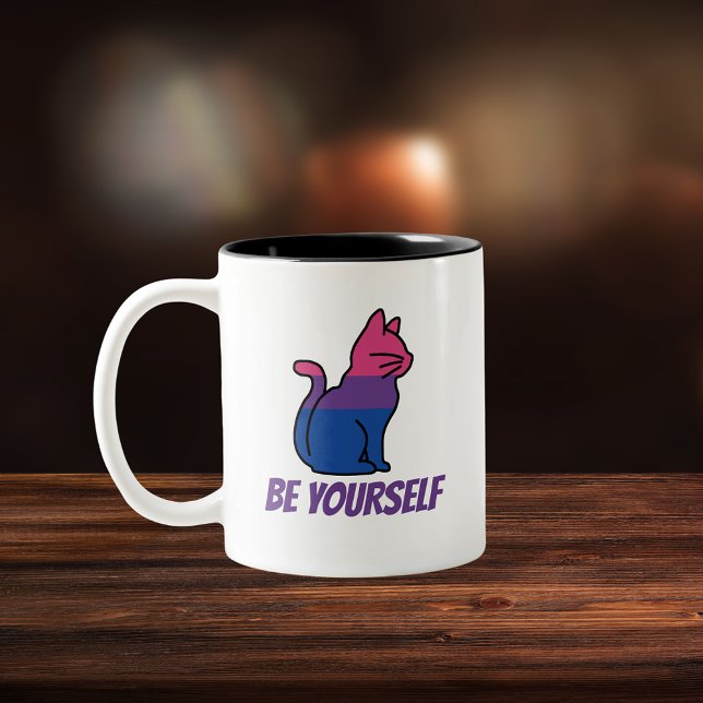 Bisexual Stolz Katze - Seien Sie sich selbst Zweifarbige Tasse (Von Creator hochgeladen)