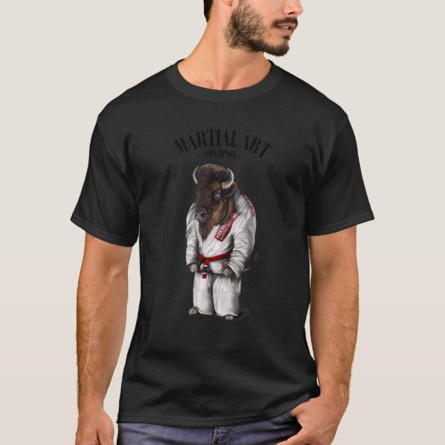 Bison Bull Judo Karate Master in White Judogi T-Shirt (Vorderseite)