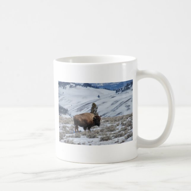 Bison in den Wintergebirgen von Yellowstone Kaffeetasse (Rechts)