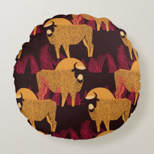 Bison in einem Feld mit hohem Gras, nahtlos Rundes Kissen