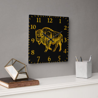 Bison in einer Walddarstellung Quadratische Wanduhr