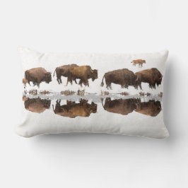 Bison Roaming im Winterschnee | Lendenkissen