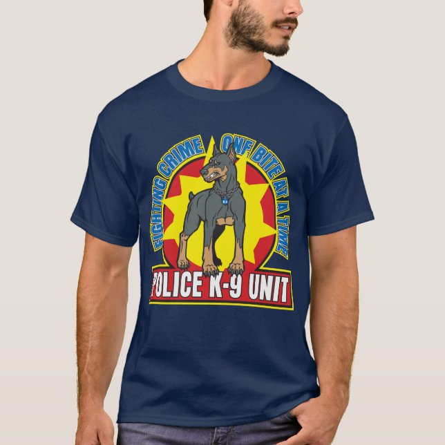 Biss des Dobermann-K9 T-Shirt (Vorderseite)