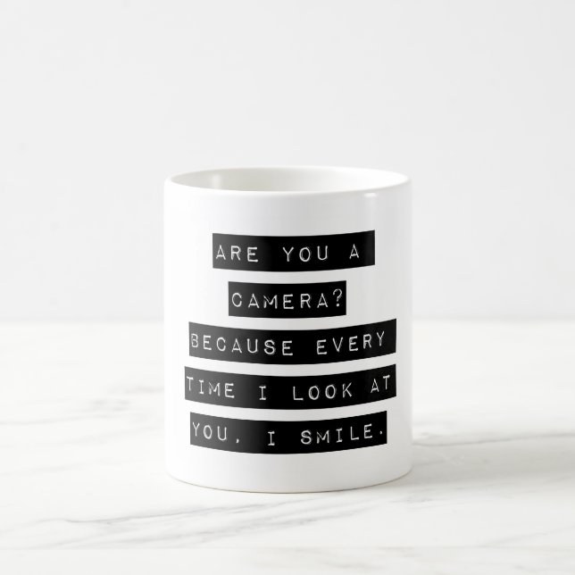 Bist du eine Kamera? Kaffeetasse (Mittel)