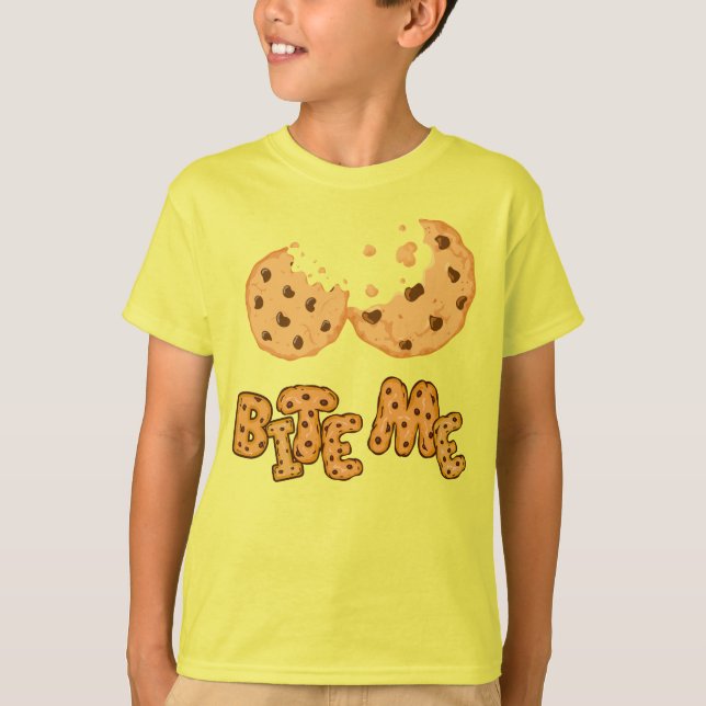 Bite Me Cookie Lustiger Chocolate Chip Design T-Shirt (Vorderseite)