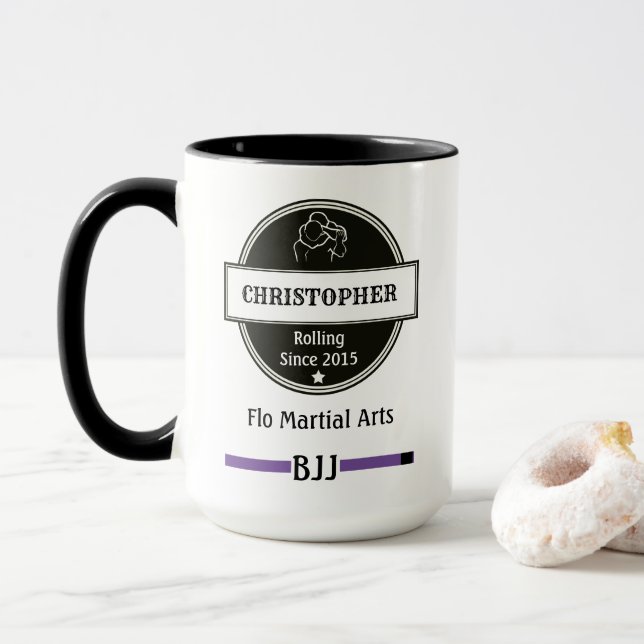 BJJ Jiu Jitsu Choke Lila Gürtelklub und Datum Tasse (Mit Donut)