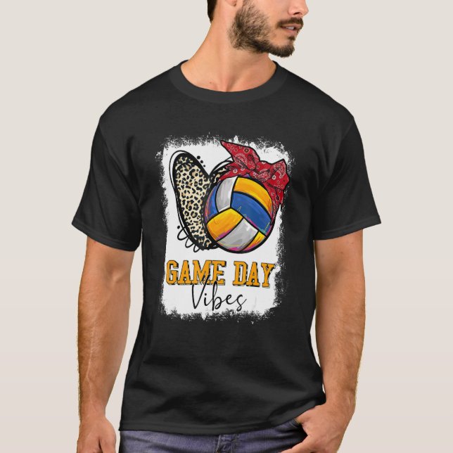 Blached Volleyball Game Day Vibes Leopard Heart H T-Shirt (Vorderseite)