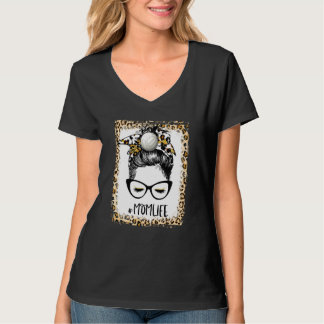 Blached Volleyball Mama Messy Bun Game Day Vibes M T-Shirt