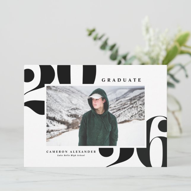 Black 2025 Fett Typografy Foto Abschluss Ankündigung (Stehend Vorderseite)