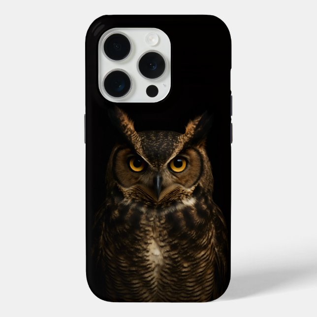 Black 4 Luxe iPhone 15 Pro, Golden Amber Eye Owl Case-Mate iPhone Hülle (Rückseite)