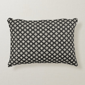 Black and Beige Accent Pillow Dekokissen