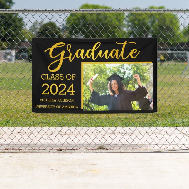 Black and Gold Graduate Class of 2024 Custom Foto Banner (Insitu)