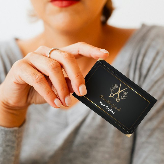 Black and Gold Minimalist Stylist Hair Salon Visitenkarte (Von Creator hochgeladen)