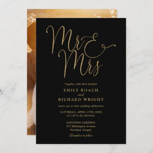 Black and Gold Script Mr. und Mrs. Foto Wedding Einladung