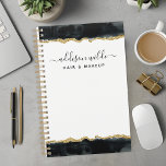 Black and Gold Watercolor Business Planer<br><div class="desc">Steigern Sie Ihren beruflichen Stil mit diesem personalisierten Planer für das Schwarz-Gold-Geschäft. Dieser Planer ist perfekt für Frauen in der Schönheitsindustrie geeignet und verbindet elegantes Design mit praktischer Funktionalität. Die luxuriösen Goldakzente und das schicke Aquarellwerk verleihen Ihrer täglichen Organisation eine Touch von Eleganz. Personalisieren Sie es mit Ihrem Namen für...</div>
