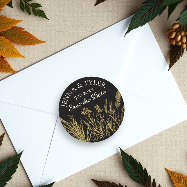 Black and Gold Wedding Elegant Personalisiert Runder Aufkleber (Von Creator hochgeladen)