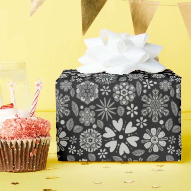 Black And Gray Retro Floral Art Seamless Pattern Geschenkpapier (Geburtstagsparty)