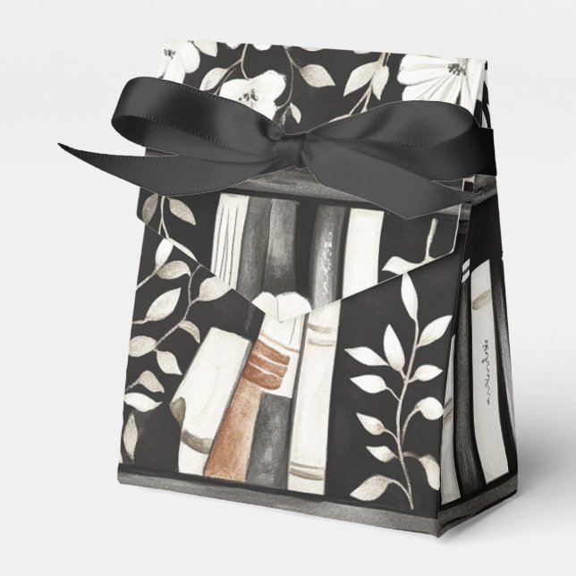 Black and White Books with Flowers on Bookshelf Geschenkschachtel (Vorderseite)
