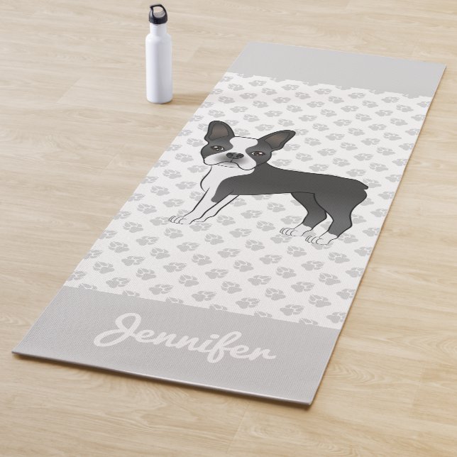 Black and White Boston Terrier Cartoon Dog & Name Yogamatte (Beispiel)