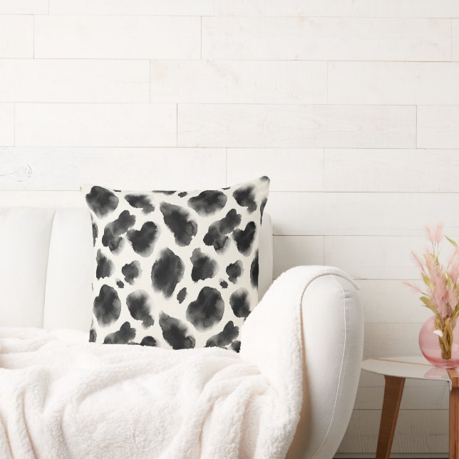 Black and White Cow Print Pattern Kissen (Liege)