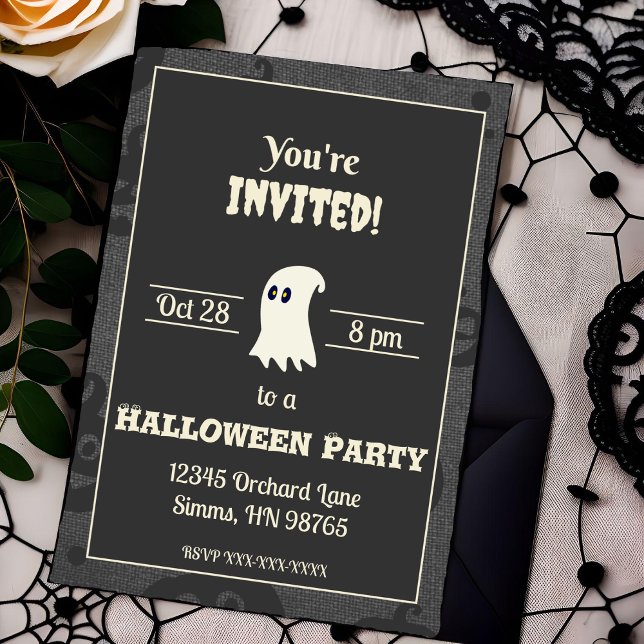 Black and White Ghost Halloween Party Invitation Einladung (Von Creator hochgeladen)