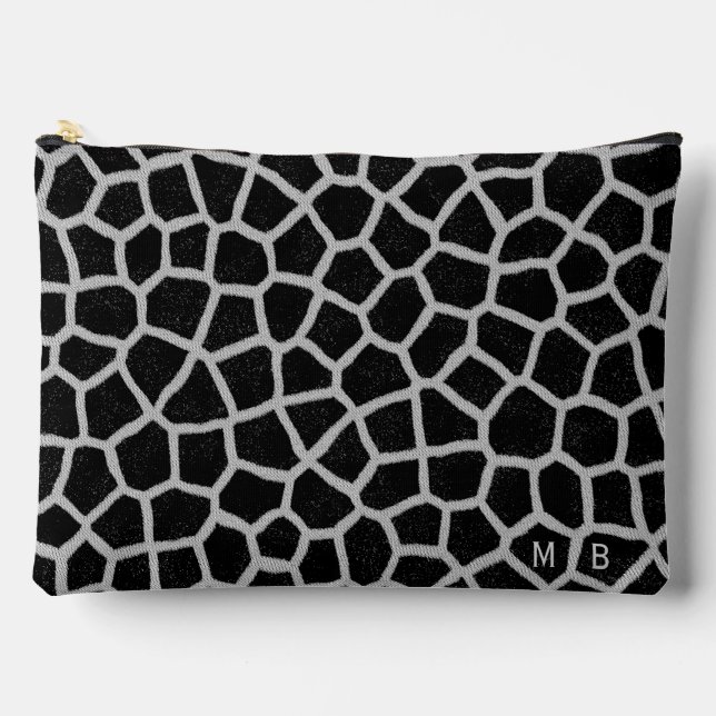 Black and White Giraffe Print Monogram Zubehörtasche (Vorderseite)