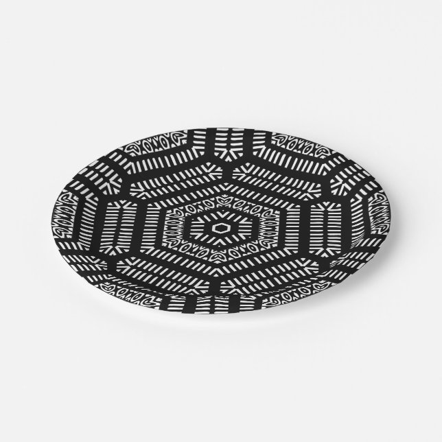 Black And White Modern Mudcloth Paper Plate Pappteller (Schrägansicht)